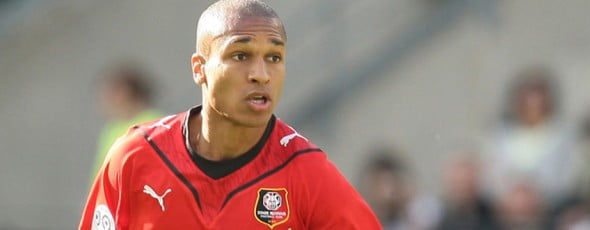 Sylvain Marveaux til medisinsk test på Merseyside..