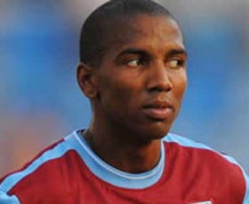 Transfermål: Ashley Young åpner døren for Liverpool... Transfermål: Ashley Young åpner døren for Liverpool...