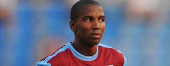 Transfermål: Ashley Young åpner døren for Liverpool...