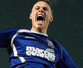 Arsenal snuser på Connor Wickham 