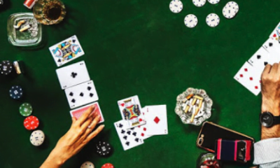 Hvordan finne de beste casino sidene online? Nordmenn spiller casino som aldri før, og det er derfor stor konkurranse mellom de forskjellige online casino sidene. Det kan derfor være litt av en tilbudsjungel å kjempe seg igjennom. Her kan du får gode råd til hvordan du finner de beste casino sidene online. Overvei dine egne ønsker og behov Før du kaster pengene dine inn på den første og beste casino siden som du kommer over, så kan det være en god ide at du overveier presis hva du er ute etter. De fleste spillere har et eller annet yndlingsspill, eller en form for spill kategori, som de ønsker å spille. Du skal derfor nærlese hvilke spill, som den aktuelle siden kan tilby, før du oppretter en spillekonto. Du skal også se på brukervennligheten på siden, det bør være en side som er oversiktlig, og som du uten problemer kan finne rundt på. Det skal selvfølgelig også være mulig med betalingsløsninger, som passer for deg. Det finnes et stort utvalg av casino på nett, men det kan med fordel være en god ide at du velger en norskspråklig side. Et norsk casino vil oftest ha betalingsløsninger som passer til norske spillere, samt at de kan tilby kundeservice på norsk. Spesielt for deg som ikke er helt stødig i engelsk, så er et norsk casino den beste løsningen. Som alltid, når du skal orientere deg på nettet, så er det en god ide å lese anmeldelser, og vurderinger fra andre spillere i jakten på de beste casino sider online. Og, husk at det er ingen regler mot at du oppretter en spillekonto på flere forskjellige sider. Et godt nett casino er brukervennlig og sikkert De beste online casino har fokus på brukervennlighet, og sikkerhet. Du skal derfor se på om et casino har spillerlisens, før du oppretter en spillekonto. Det viktigste av alt, er kanskje likevel om utvalget av spill, passer til de ønsker som du har. Et godt nett casino bør helt klart ha et stort utvalg av spillautomater. De skal helst ha en god blanding av klassiske spilleautomater, og nye innovative spilleautomater, som kommer med det siste nye innenfor grafikk og design. De fleste casino entusiaster har en forkjærlighet for de klassiske casino spill, som poker, blackjack og roulette, og dette skal det selvfølgelig være muligheter for å spille, også online. Noen online casino har også tatt til seg de mulighetene som finnes i streaming, og kan derfor tilby et spill blackjack med en ekte live dealer. Dette er med til å skape en helt autentisk casino opplevelse hjemme i stuen, og er med til å skape nye spennende spilleopplevelser. Du kan også se på muligheten for å være med på live poker turneringer online, hvor du spiller sammen med andre spilleglade mennesker fra hele verden. Hvis du er helt ny spiller, så kan du være heldig å få fingrene i flere gode velkomstpakker. Det kan være gratis spill og bonuser som du kan bruke for å komme godt i gang. Dette kan også brukes til å prøve lykken på noen forskjellige online casino, uten at du bruker dine egne penger. På denne måten kan du få en ide av hvilket casino som er det beste for deg.